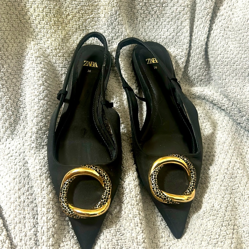 ZARA black flats with gold embellishments on toes size 6